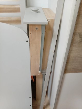 Cuna IKEA gris con cajones en muy buen estado