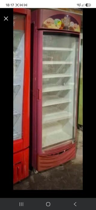 Congelatore verticale con porta in vetro