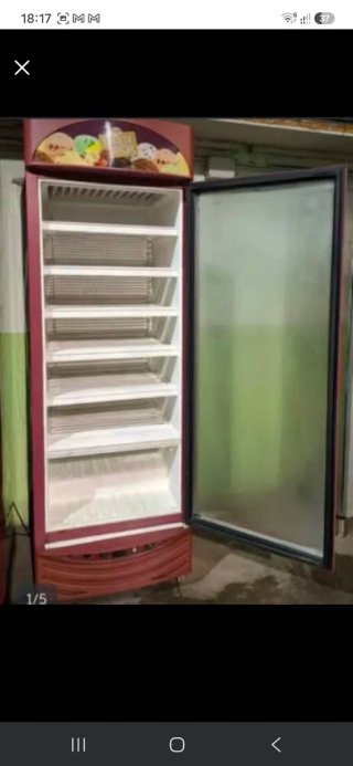 Congelatore verticale con porta in vetro