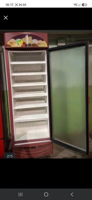 Congelatore verticale con porta in vetro
