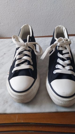 Deportivas SHELAIDON  negras y blancas