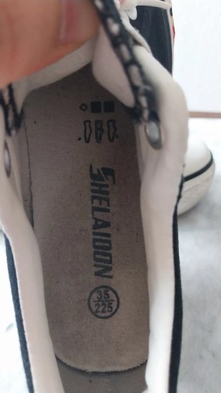 Deportivas SHELAIDON  negras y blancas