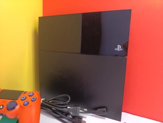 CONSOLA SONY PLAYSTATION 4 PS4 500GB CUH-1116A