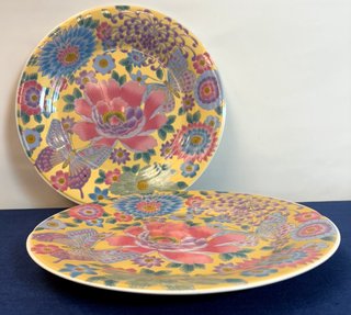 Par de platos decorativos flores y mariposas