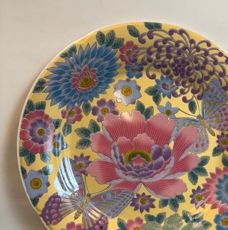 Par de platos decorativos flores y mariposas