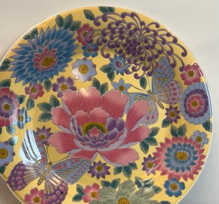 Par de platos decorativos flores y mariposas