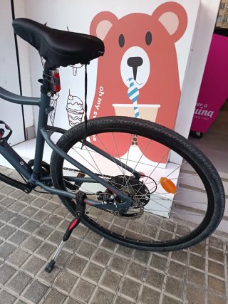 Bicicleta Trekking 28 Negra