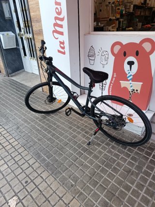 Bicicleta Trekking 28 Negra