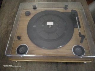 Tocadiscos Inves con altavoces