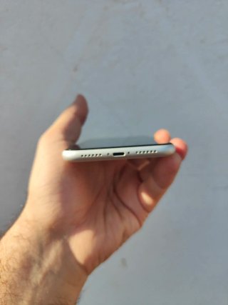 iPhone XR 128GB Bianco Libero iCloud