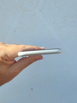 iPhone XR 128GB Bianco Libero iCloud