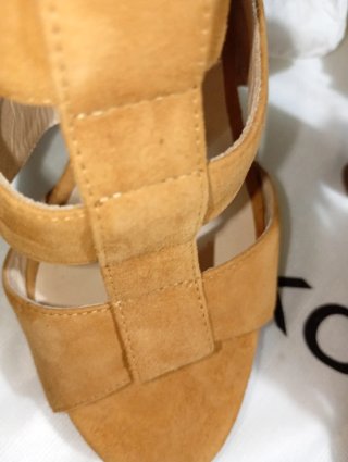 Sandalo Pinko camoscio camel