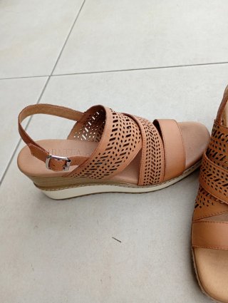 Sandalias Carmela Piel Beige
