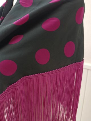 Mantón Flamenco Negro Lunares Fucsia Flecos