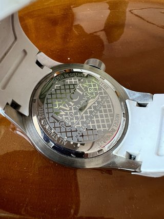 Reloj Invicta Azul y Blanco