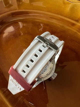 Reloj Invicta Azul y Blanco