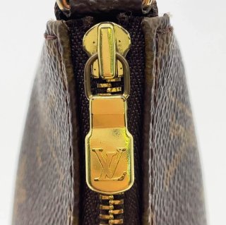 Louis Vuitton Pochette Monogram Canvas