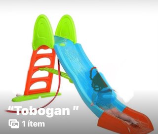 Tobogán infantil de agua