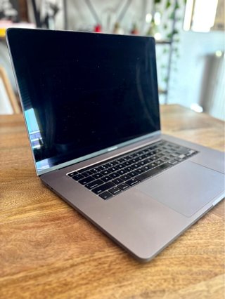MacBook Pro 16 2019 i7 32GB RAM. Muy buen estado