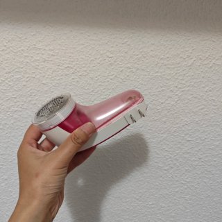 Quitapelusas eléctrico rosa