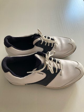 Zapatos de golf Inesis blancos y negros
