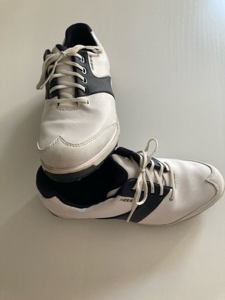 Zapatos de golf Inesis blancos y negros
