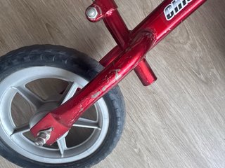 Bicicleta sin pedales Chicco Roja