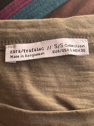 Camiseta oversize asimétrica caqui