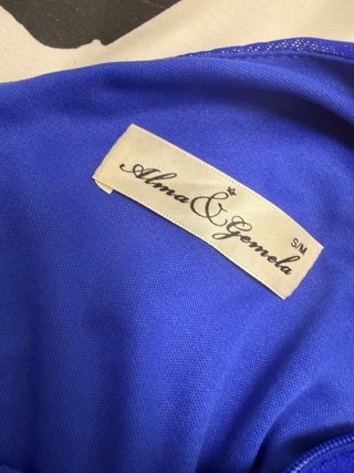 Vestido azul largo con pedrería