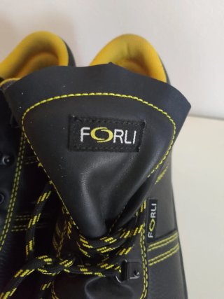 Zapatos de seguridad negros y amarillos
