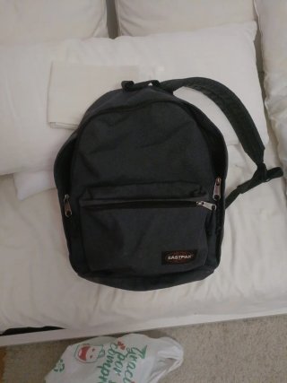 Mochila Eastpak Gris