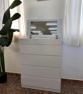LIQUIDACION!! Nueva comoda de 4 cajones blanca!!
