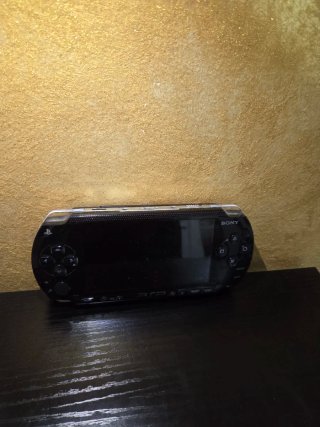 Sony PSP Black con 12 Giochi e SD Card Inclusa