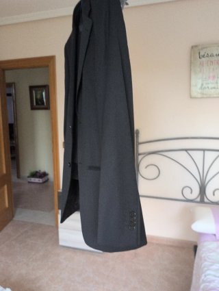 Traje negro elegante
