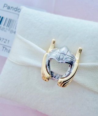 Pandora Charm Oro y Plata