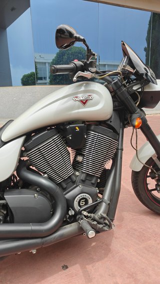 Victory Hammer S - Moto Cruiser
