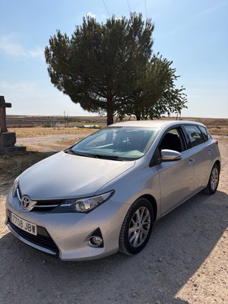 Toyota Auris 2014