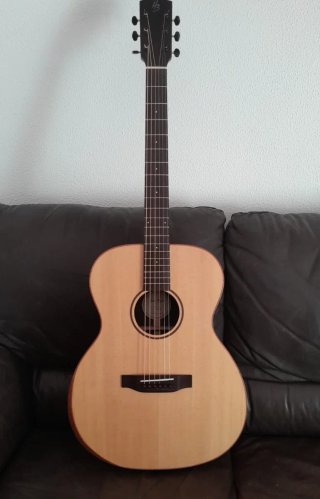 Harley Benton CLO-70ASR NAT Guitarra Acústica