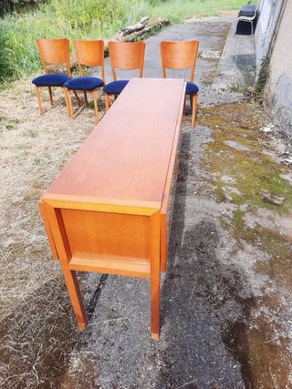 Mesa de comedor y 4 sillas