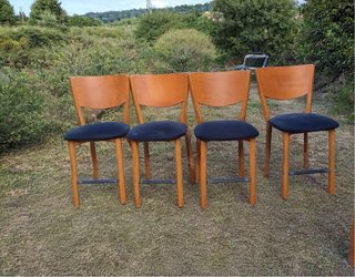 Mesa de comedor y 4 sillas