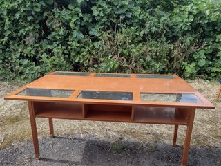 Mesa de comedor y 4 sillas
