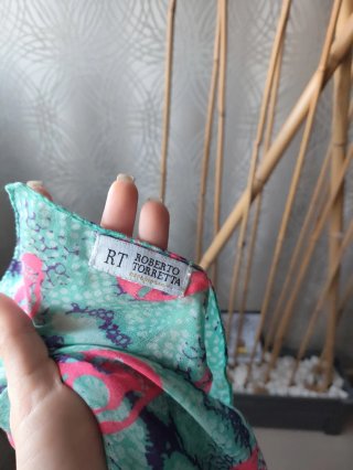 Pañuelo Roberto Torreta estampado calaveras