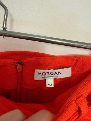 Falda pantalón roja con cinturón