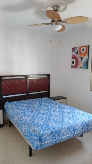 Habitación en piso de 100m² zona cartama