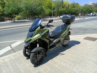 Maxi-scooter Quadro 350cc QV3 2021 se conduce B