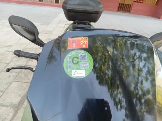 Maxi-scooter Quadro 350cc QV3 2021 se conduce B