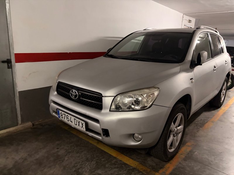 Toyota RAV4 2025 - foto 1