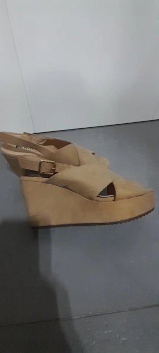 Sandalias de cuña beige talla 36