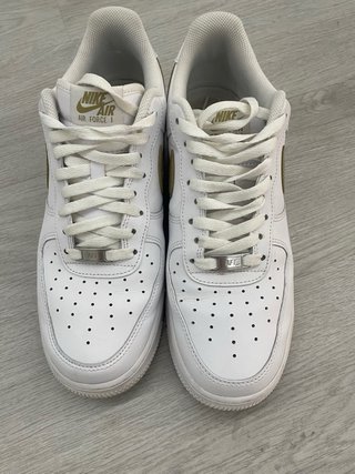Nike Air Force 1 Blancas Doradas