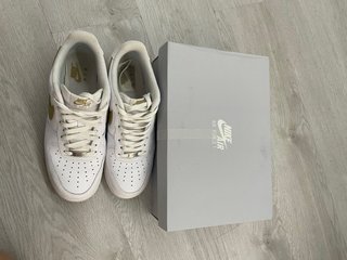 Nike Air Force 1 Blancas Doradas